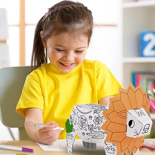 Какво е значението на насърчаването на децата да играят с DIY образователни играчки?